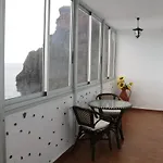 On The And Ocean Sounds Apartman *