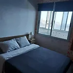 On The And Ocean Sounds Apartman